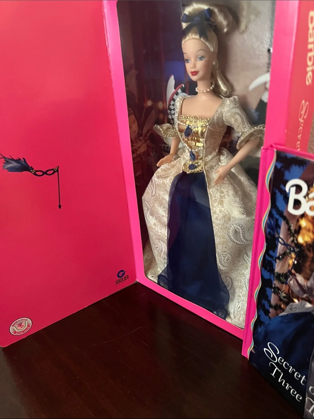 Rare Vintage Barbie & Book set - Secret of the Three Teardrops 1999